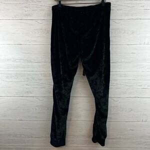 PINK Victoria’s Secret Black Crushed Velvet Pullon Joggers Size M